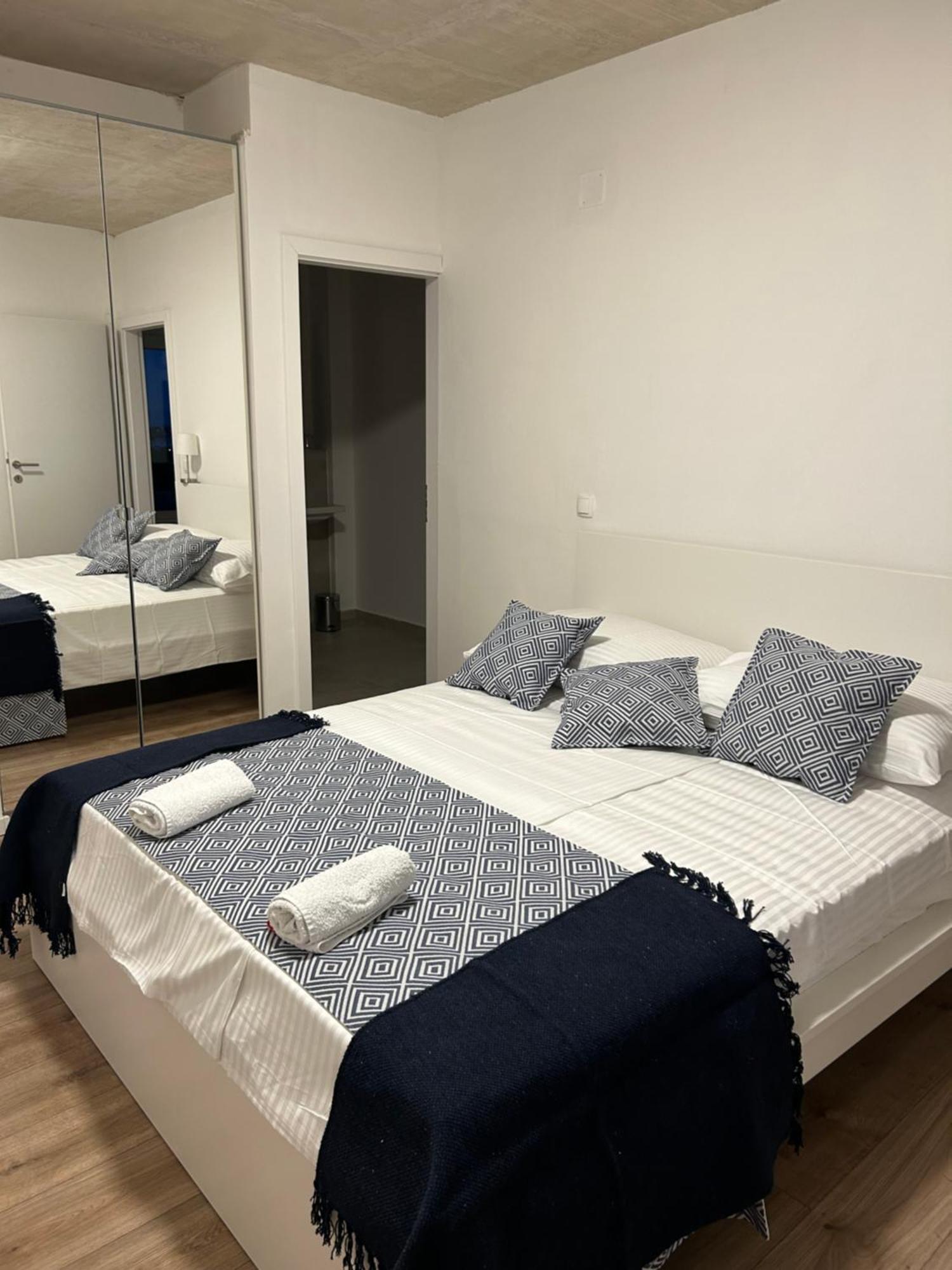 Twenty-Punat Apartments Exterior photo